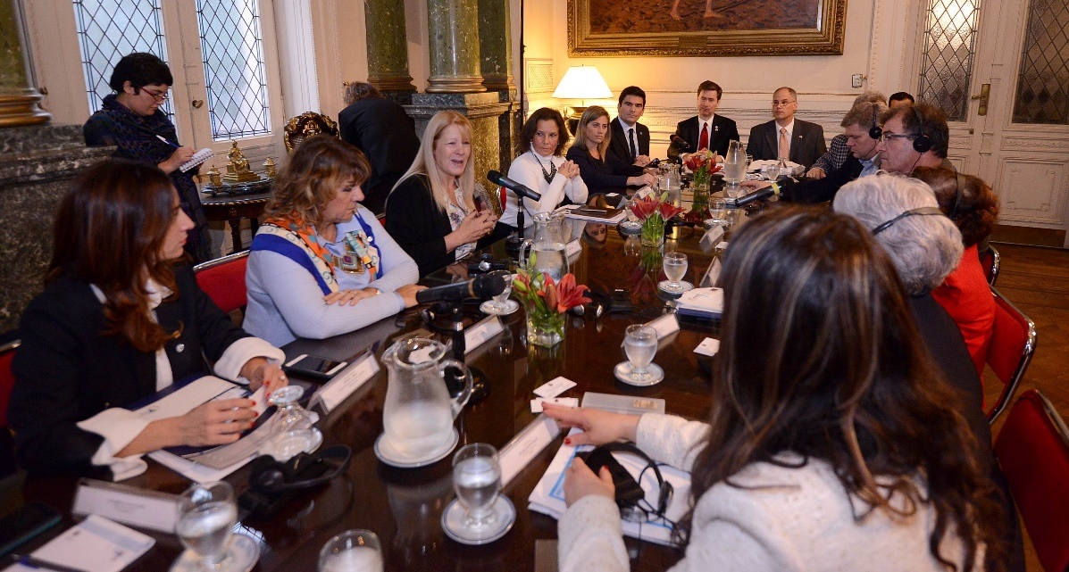 Reunión entre el Grupo Parlamentario de Amistad con Canadá y parlamentarios de ese país