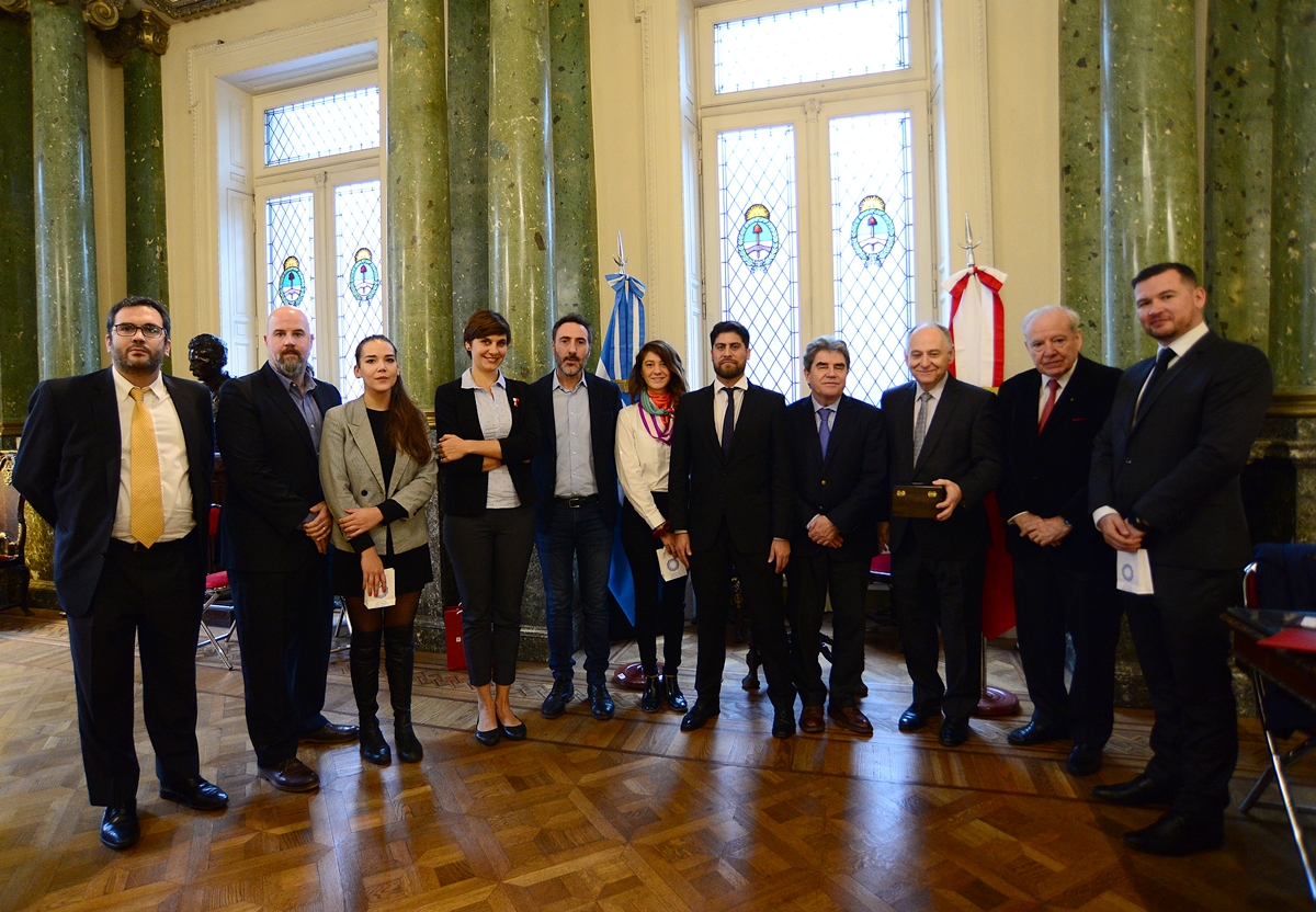 Diputados recibieron a una delegación empresaria de Polonia para potenciar inversiones en nuestro país