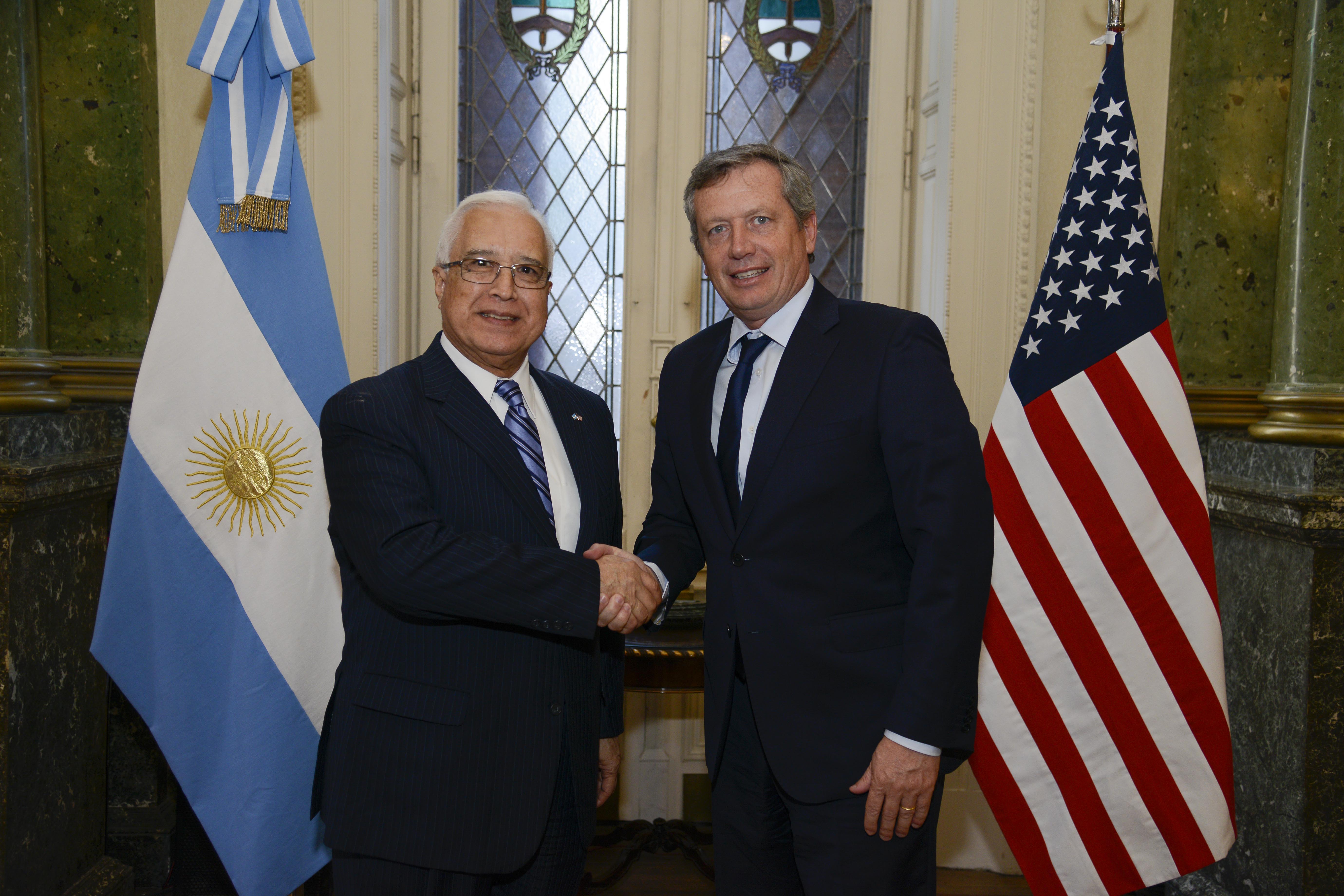 S.E. Edward Prado se reunió con el Presidente de la Cámara Emilio Monzó
