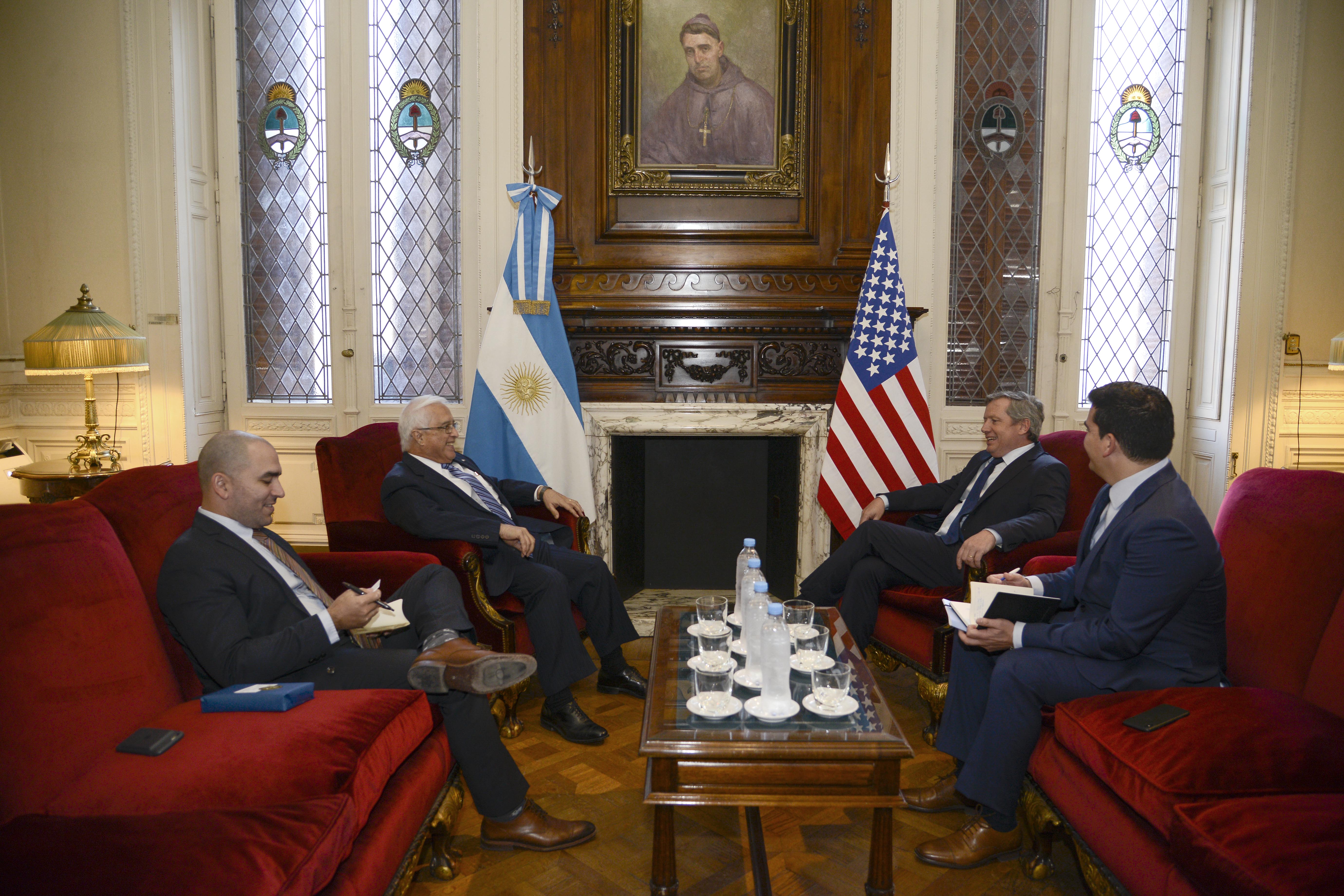 S.E. Edward Prado se reunió con el Presidente de la Cámara Emilio Monzó