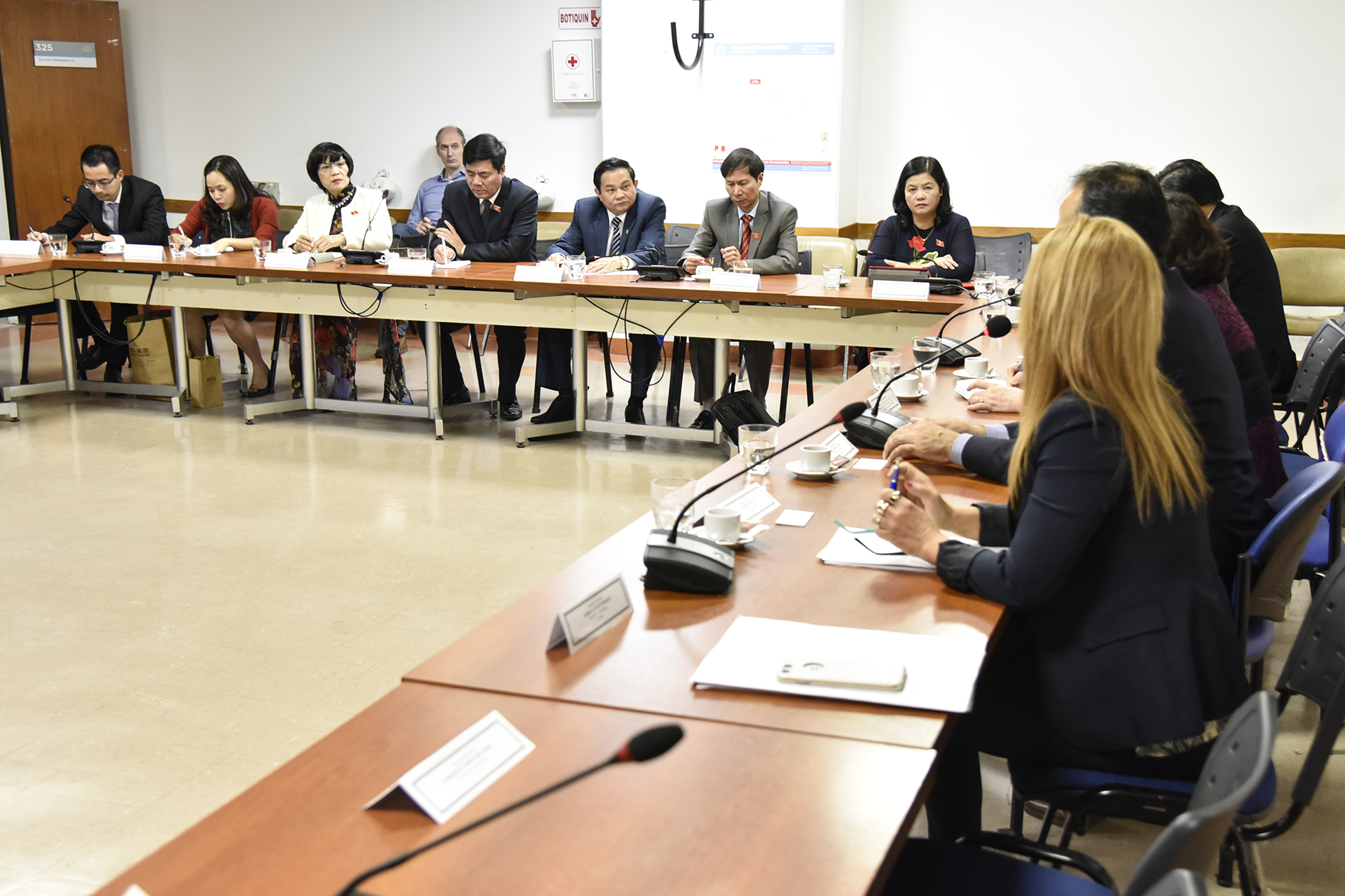 Una delegación de parlamentarios vietnamitas se reunió con sus pares argentinos