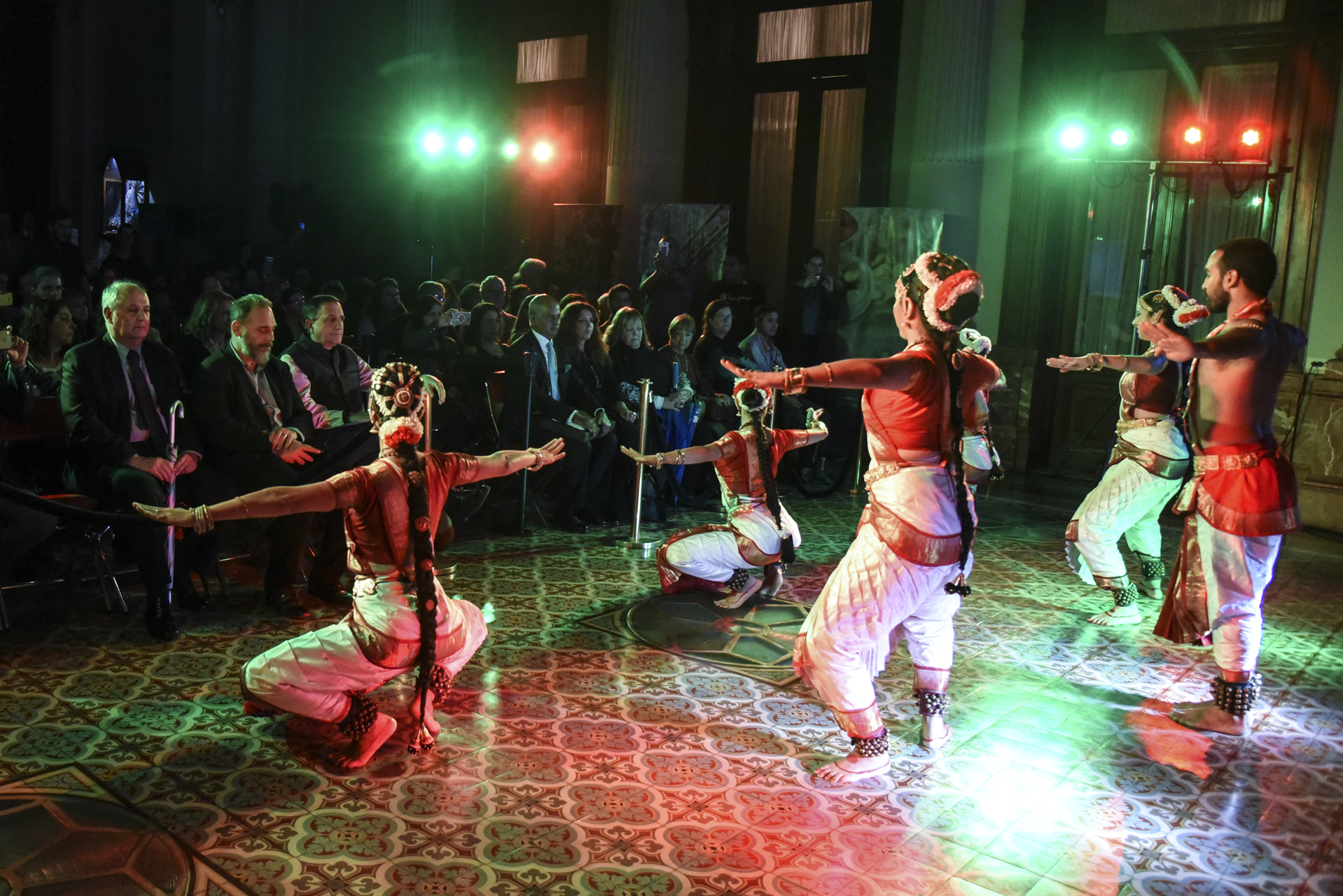 Diputados realizaron una jornada cultural sobre la India