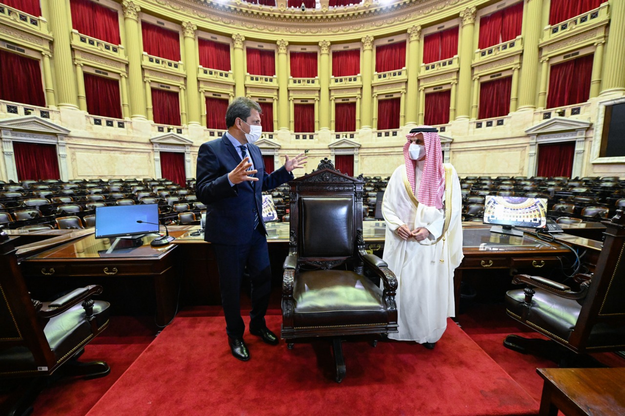 Con eje en las inversiones extranjeras, Massa recibió al Príncipe Faisal Bin Farhan Al Saud de Arabia Saudita