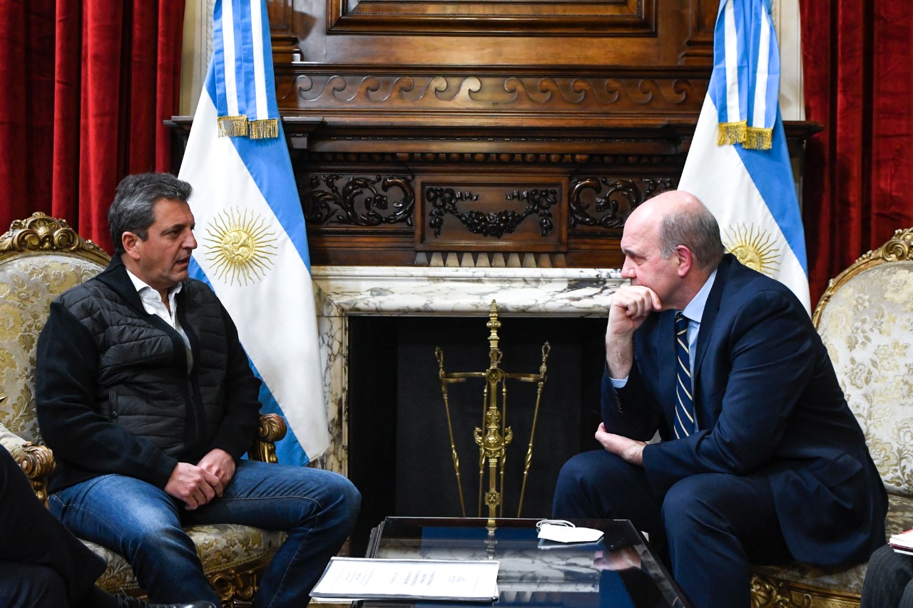 Con eje en inversión y desarrollo tecnológico, Sergio Massa recibió al representante en Argentina del BID