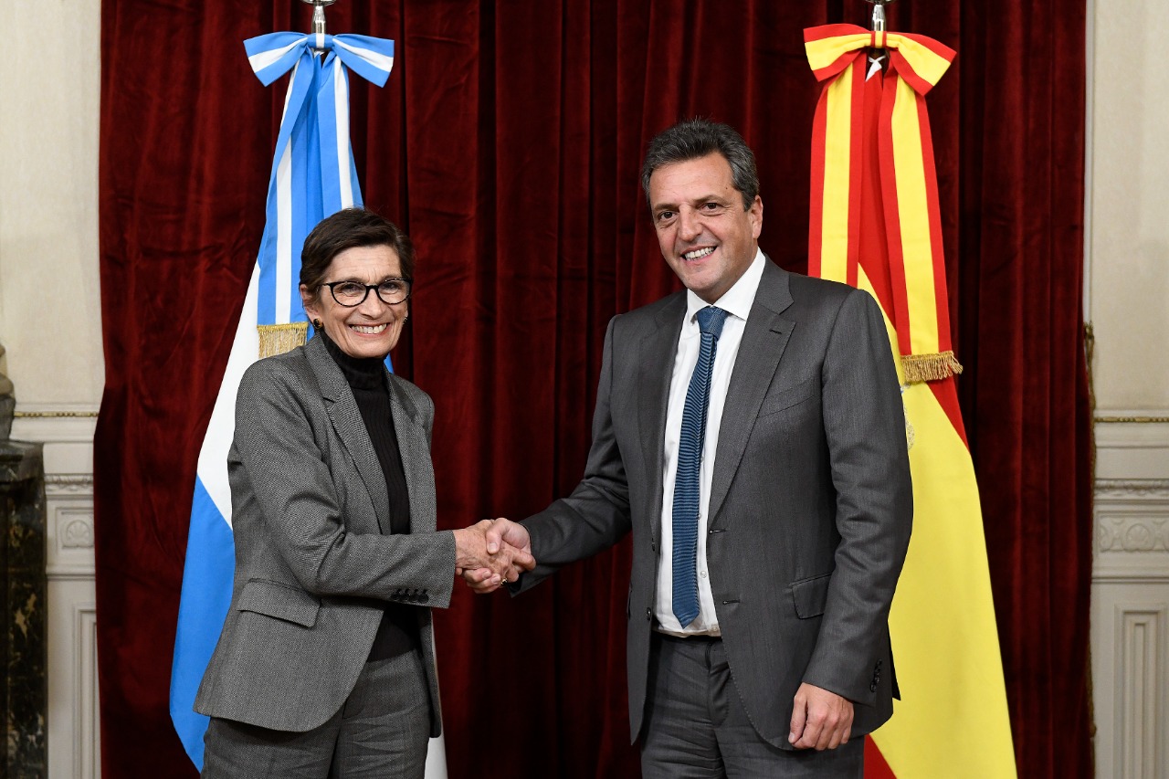 Sergio Massa recibió a la embajadora de España para dialogar sobre la agenda bilateral de cooperación parlamentaria, económica y política