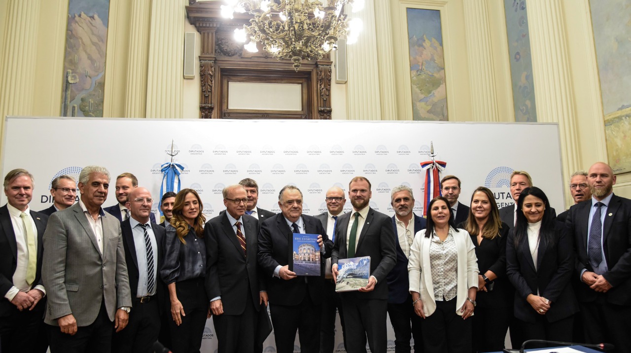Una comitiva del Parlamento de Noruega visitó la HCDN para explorar oportunidades de inversión en Argentina