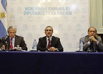 Zaffaroni y Garzón disertaron en Diputados sobre la Asamblea del Año XIII y los Derechos Humanos